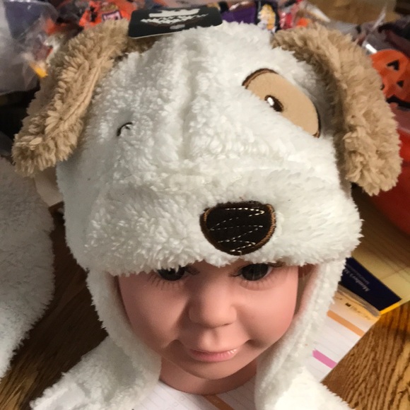 Fuzzy child’s hat. - Picture 1 of 6